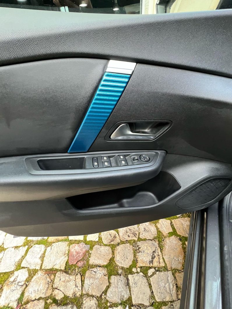 
								Citroën ë-C4 Electric 2022 full									