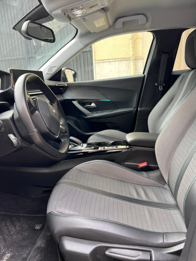 
								Peugeot 2008 2021 full									