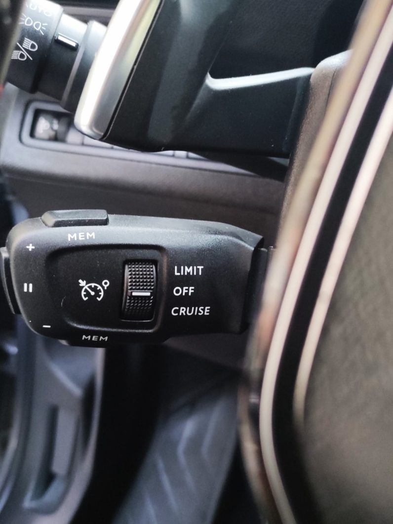 
								Peugeot 5008 2022 full									