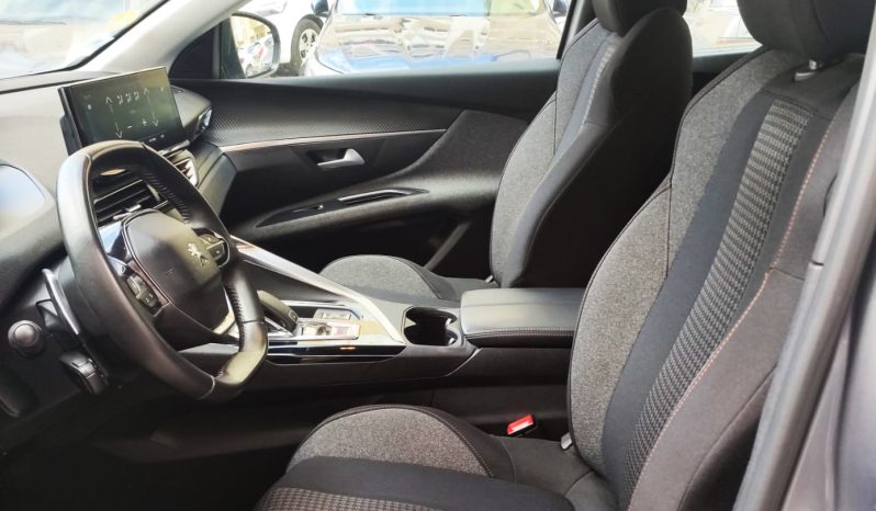 
								Peugeot 5008 2022 full									