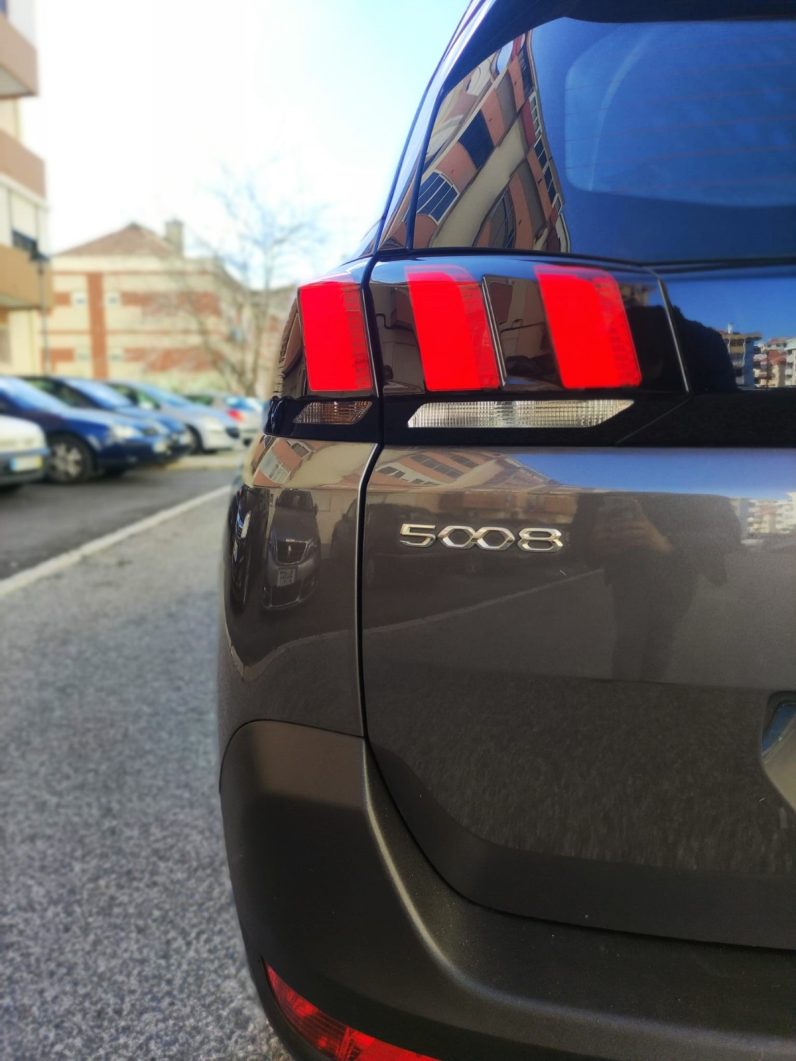 
								Peugeot 5008 2022 full									