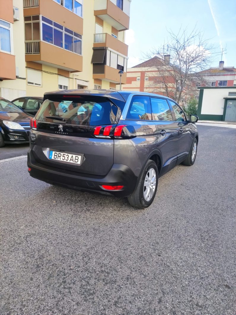 
								Peugeot 5008 2022 full									