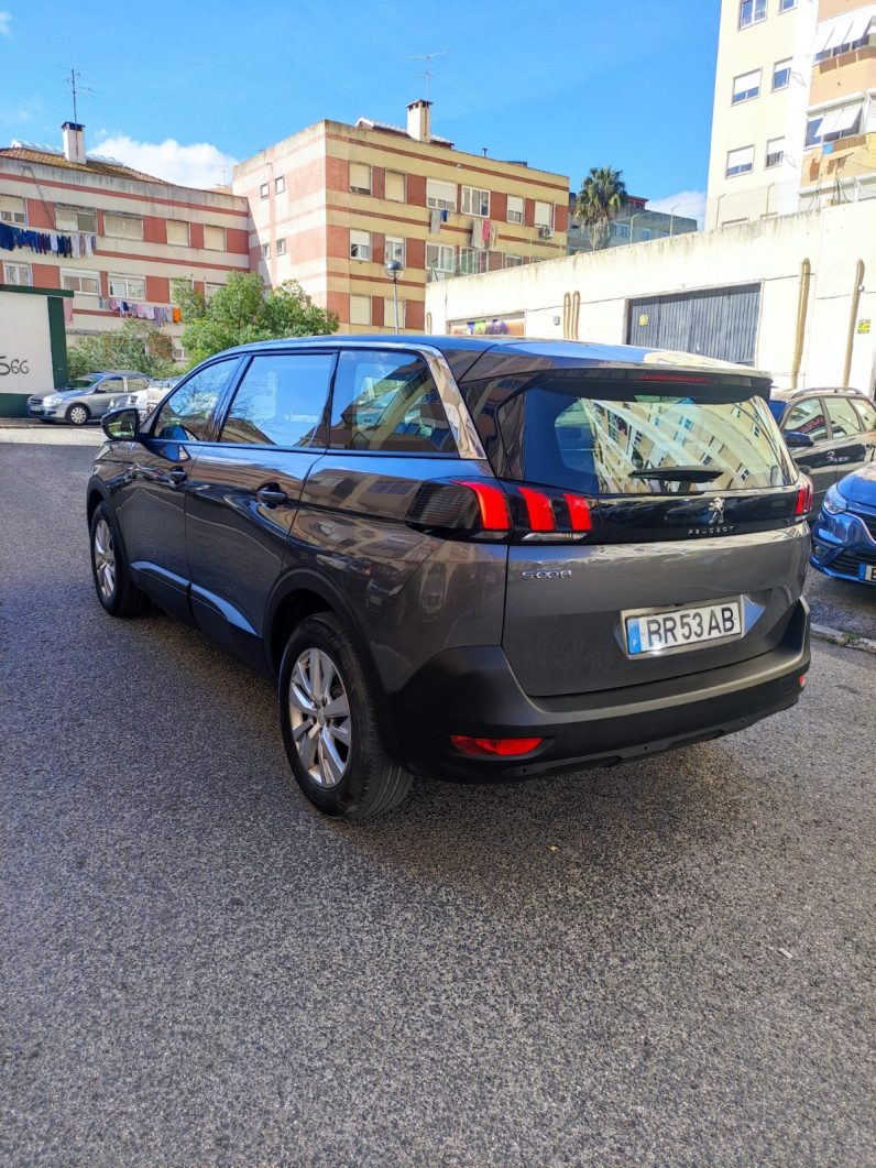 
								Peugeot 5008 2022 full									