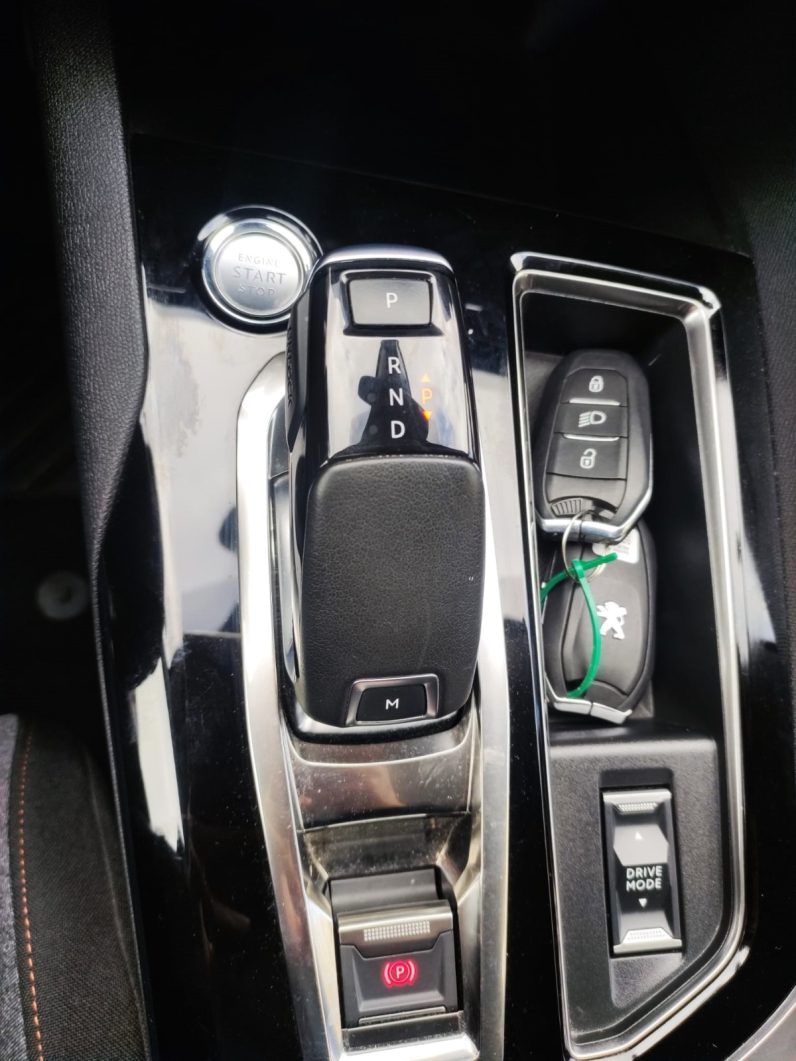 
								Peugeot 5008 2022 full									