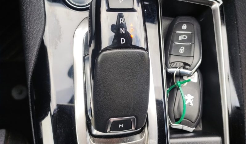 
								Peugeot 5008 2022 full									