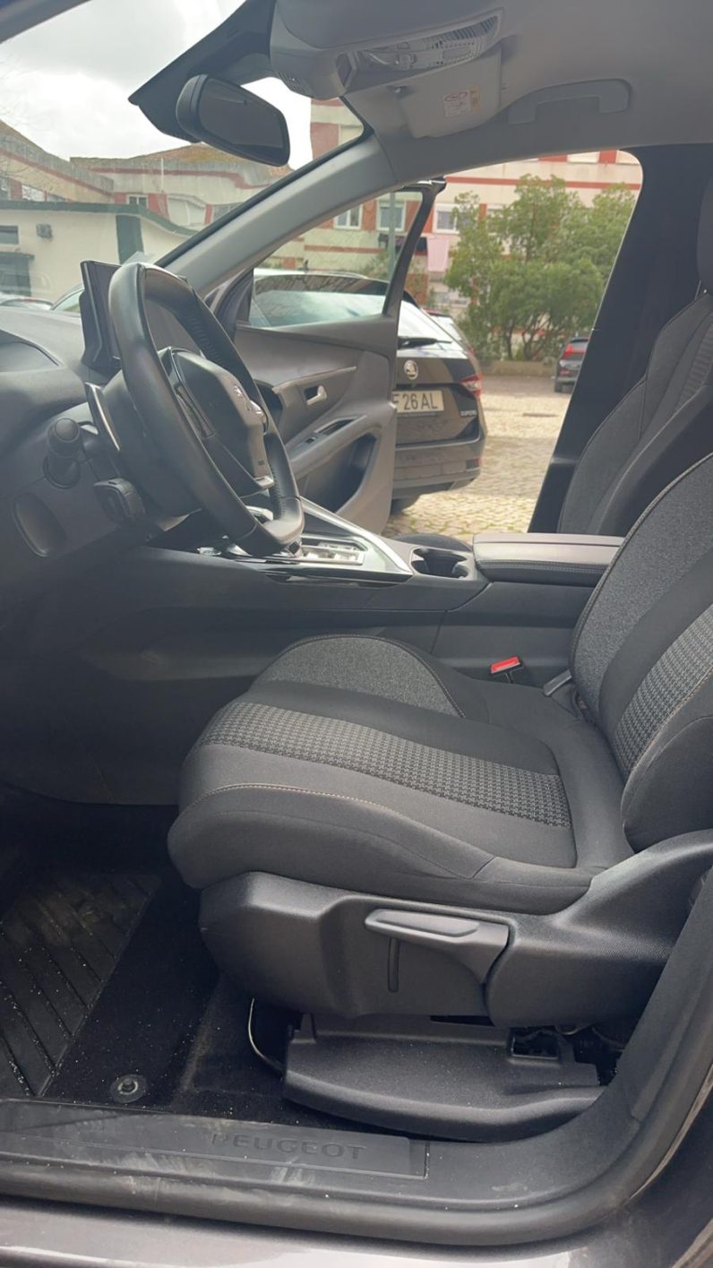 
								Peugeot 5008 2022 full									