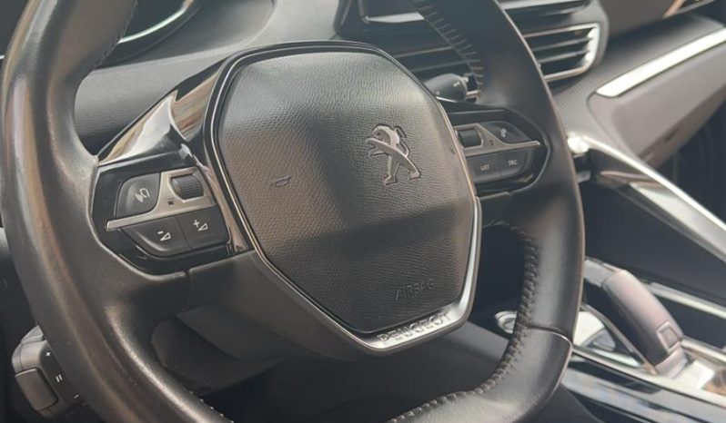 
								Peugeot 5008 2022 full									