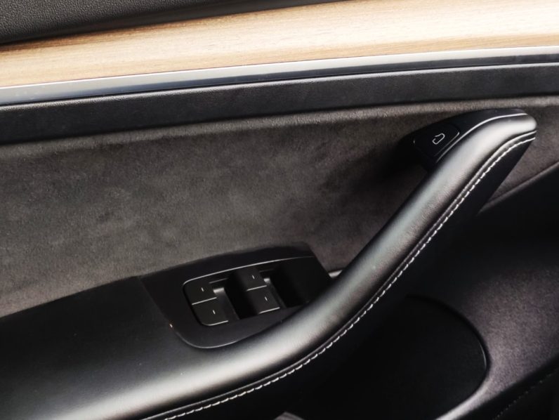 
								Tesla Model 3 Long Range Plus Dual Motor 2021 full									