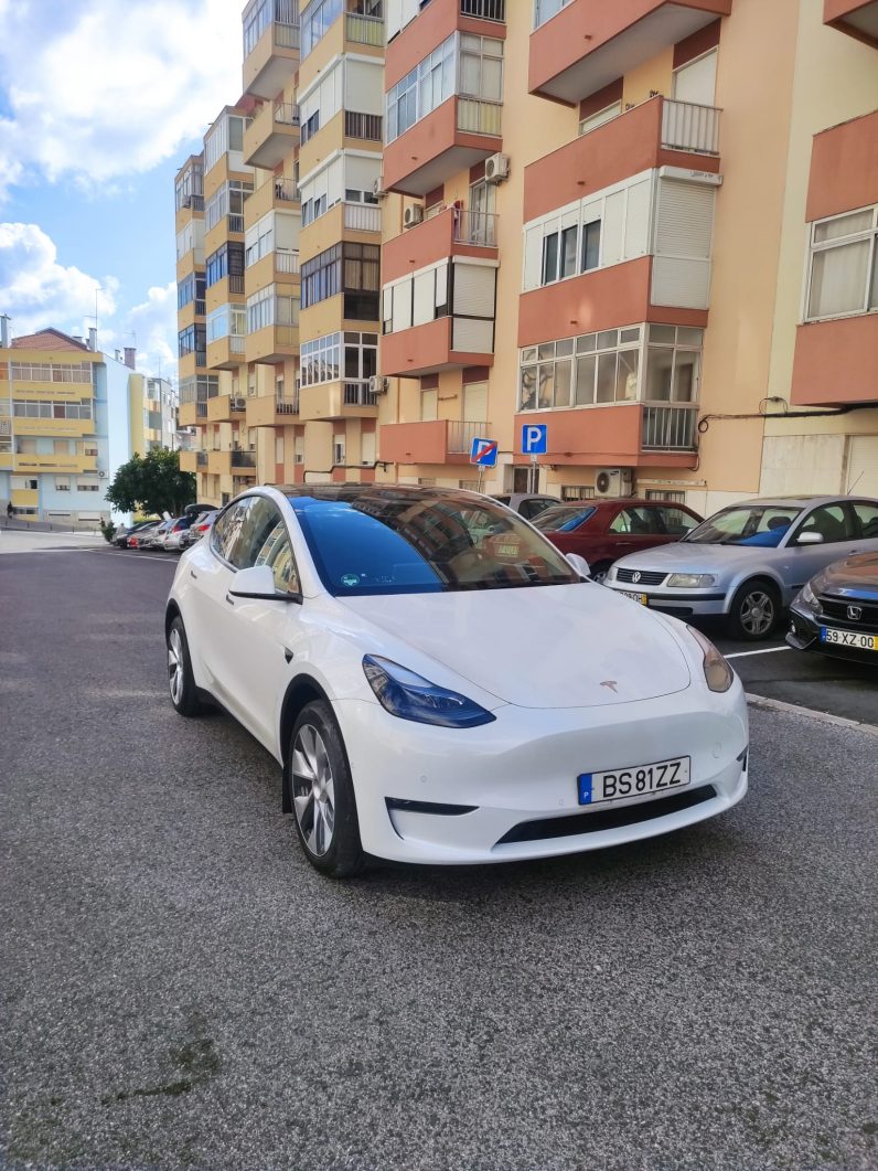 
								Tesla Model Y Long Range Plus Dual Motor full									