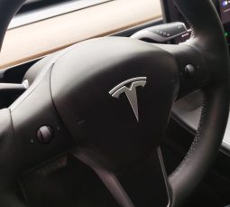 
										Tesla Model Y Long Range Plus Dual Motor full									