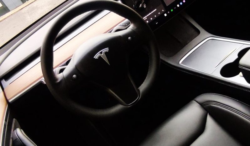 
								Tesla Model Y Long Range Plus Dual Motor full									