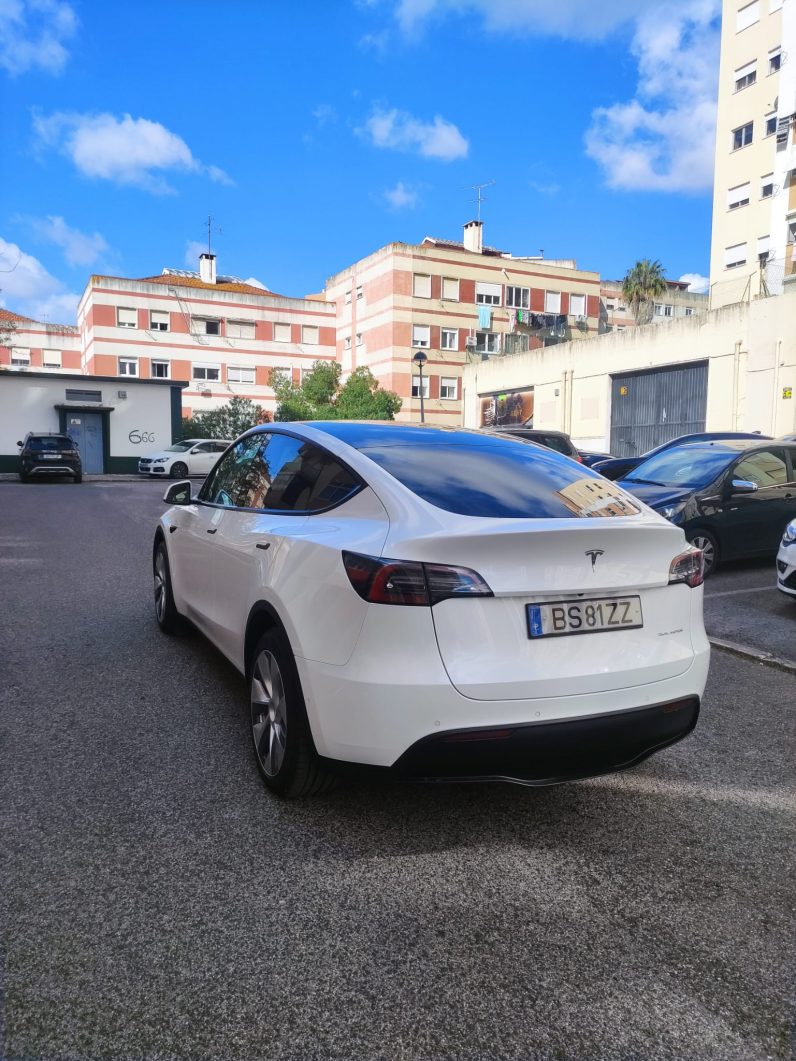 
								Tesla Model Y Long Range Plus Dual Motor full									