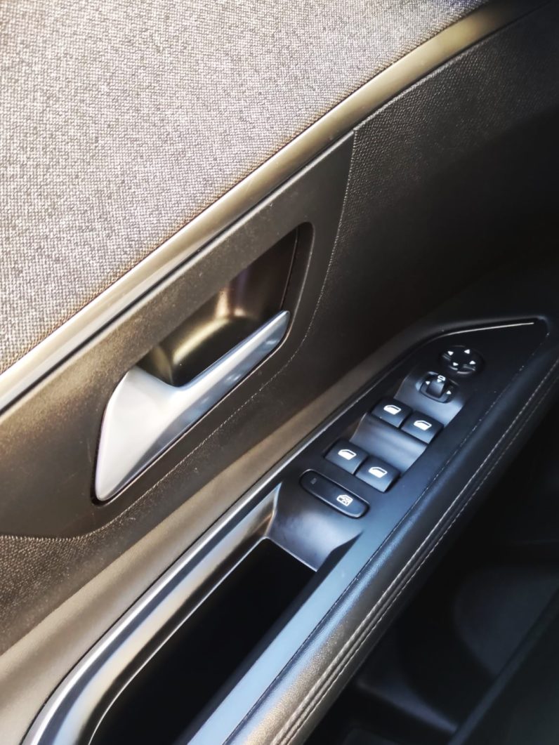 
								Peugeot 5008 GT Line 2020 Model full									